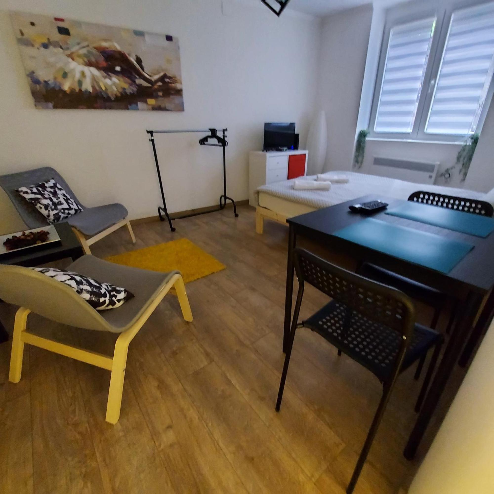 Lotta Apartment Belgrad Oda fotoğraf